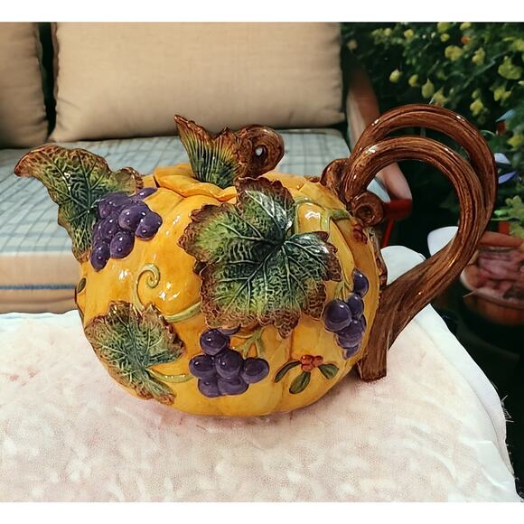 Fitz and Floyd Thanksgiving Banquet Teapot with Lid 1993 Grapes Leaves Pumpkin